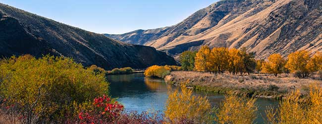 Yakima River winding through Yakima Canyon